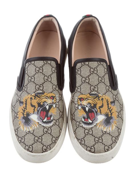 Gucci tiger shoes slip on